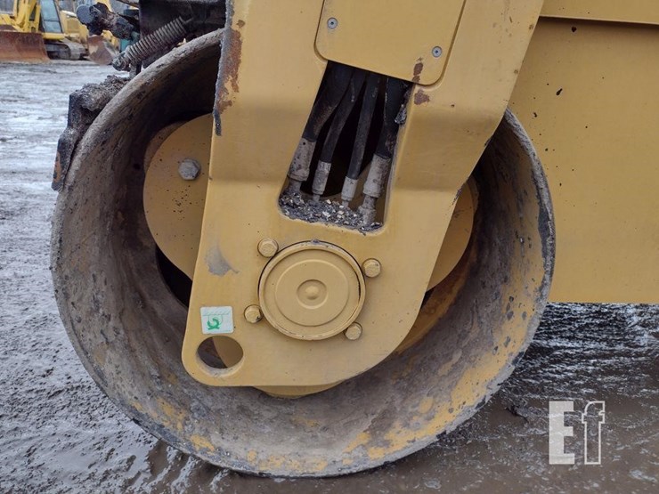 2010-caterpillar-cb34xw-image-17