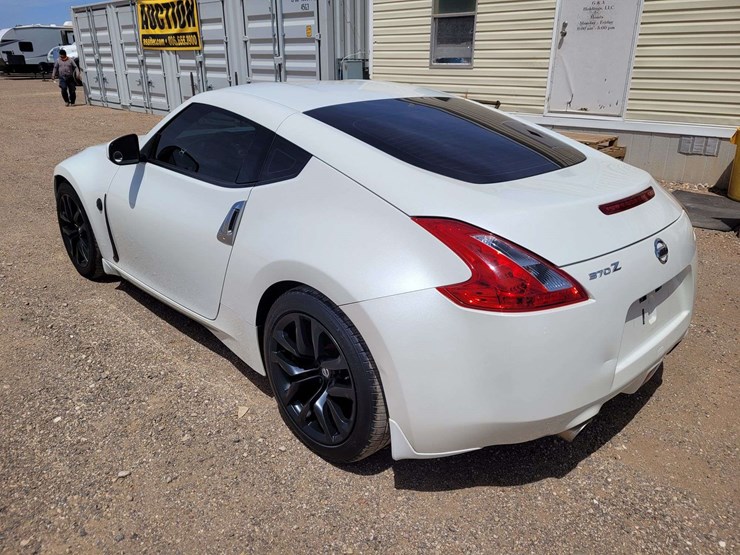 2016-nissan-370z-coupe-2d-image-6