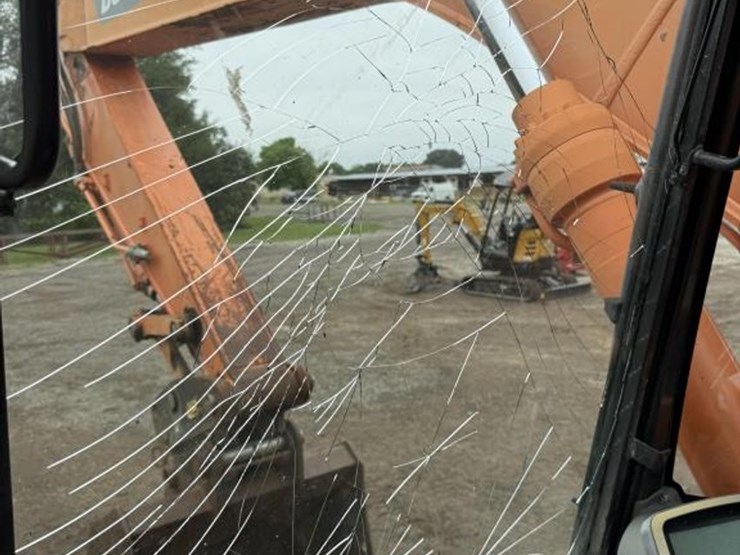 2014-doosan-dx225-lc-image-22