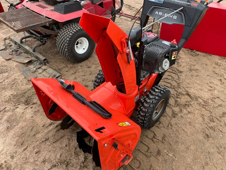 #1542-•-ariens-st28-dle-snowblower-image-11