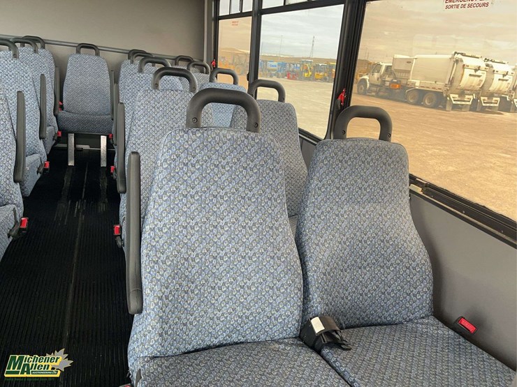 2016-ford-e-series-s/a-21-passenger-bus-image-19