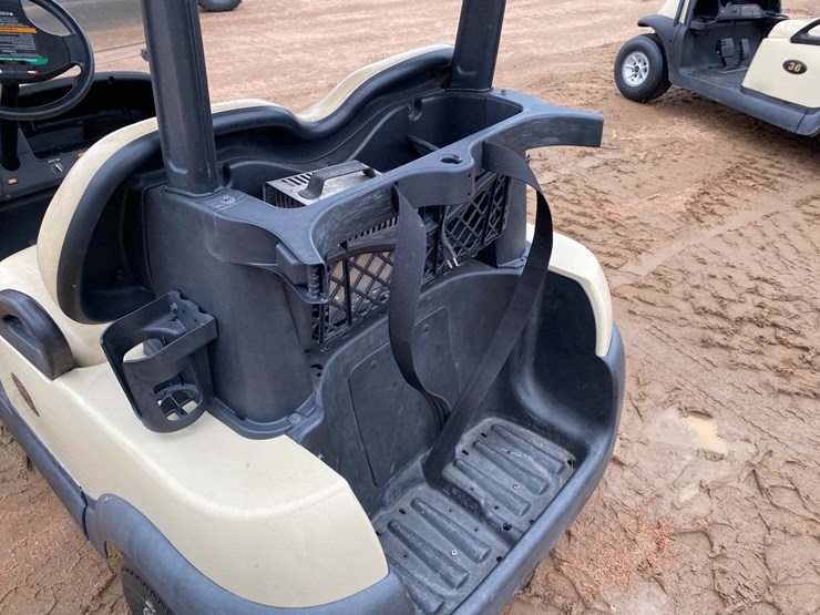 #1585-•-club-car-electric-golf-cart-with-charger-image-18