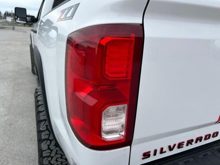 2018-chevrolet-silverado-1500-ltz-image-89