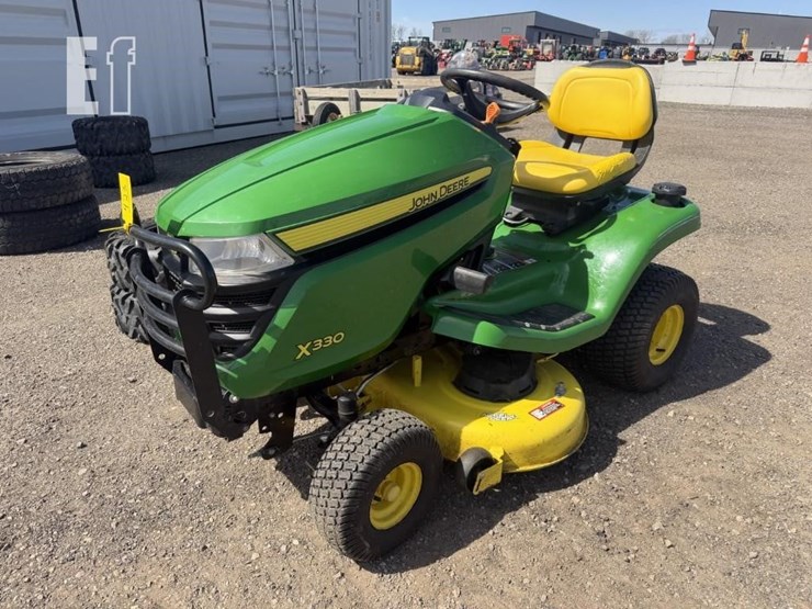 2018-john-deere-x330-image-1