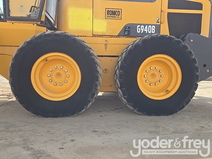 2012-volvo-g940b-image-12