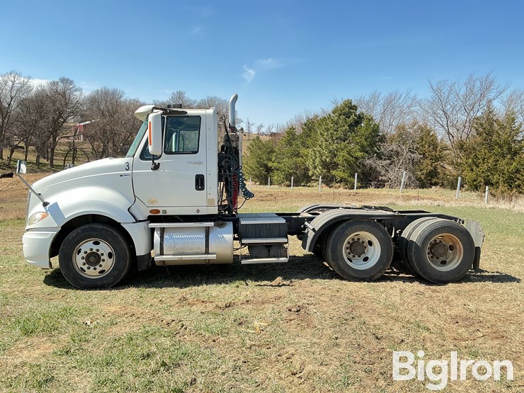 2011-international-prostar-image-8
