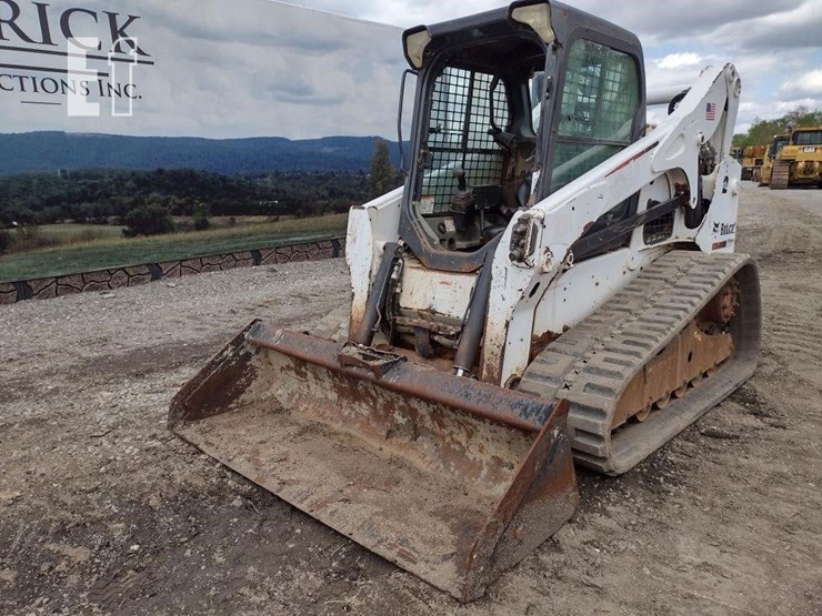 2013-bobcat-t770-image-40