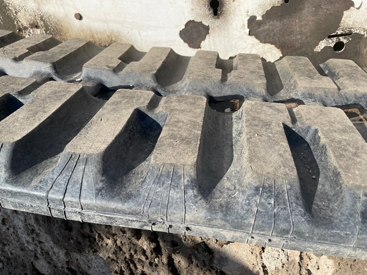 2005-bobcat-t300-image-15