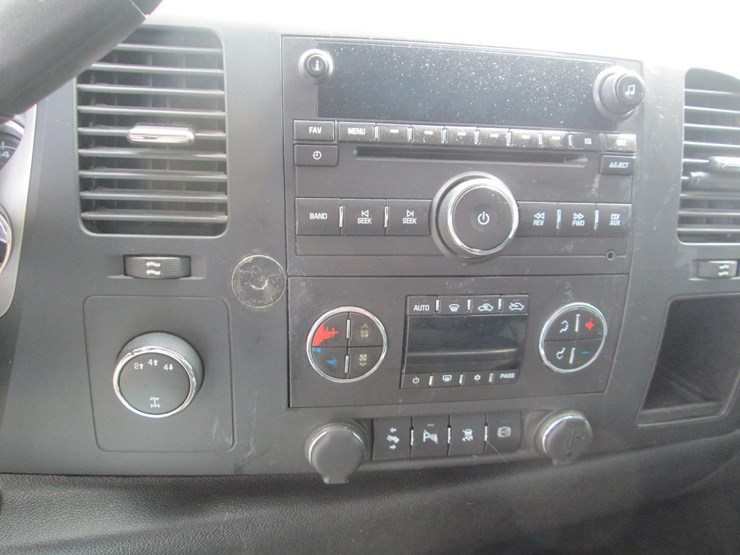 2011-chevrolet-2500hd-image-36