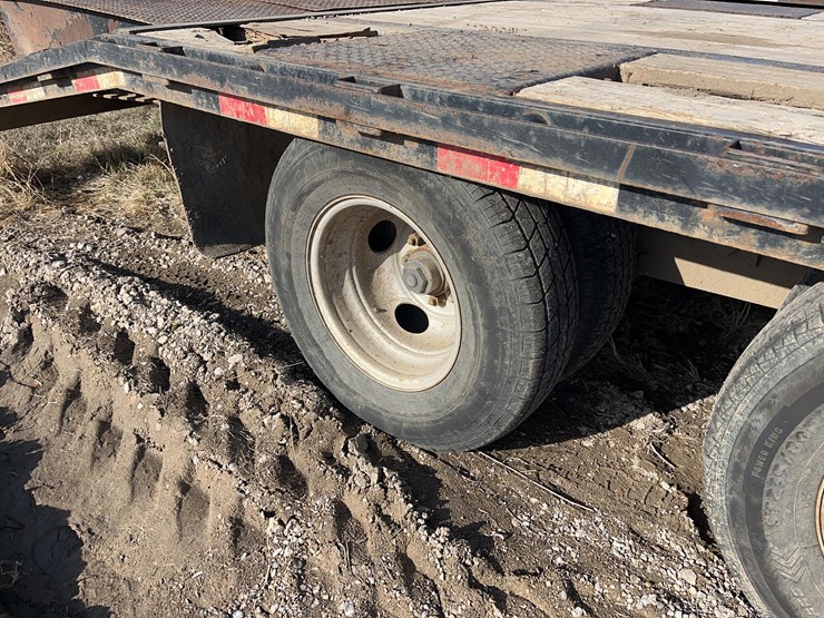 gooseneck-flatbed-trailer-image-19