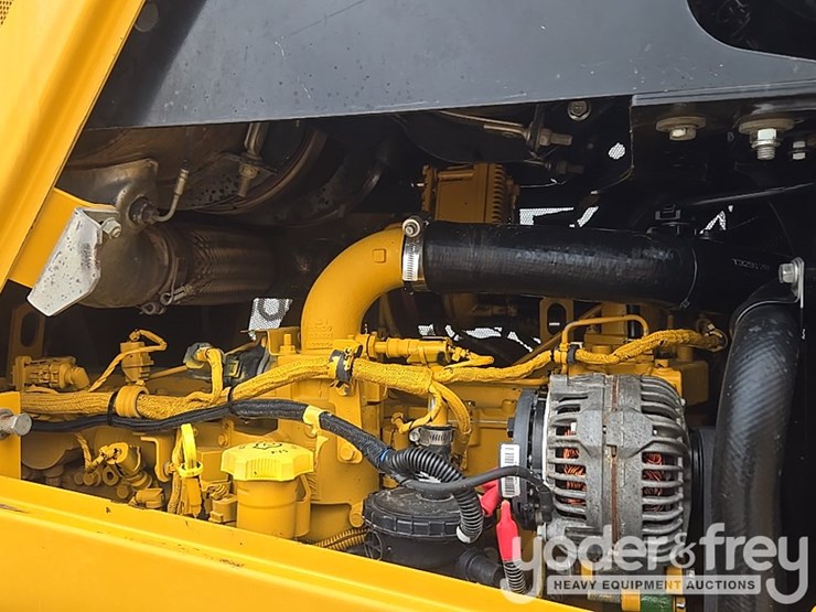 2019-deere-700k-lgp-image-43
