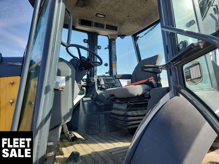 2017-deere-410l-image-25