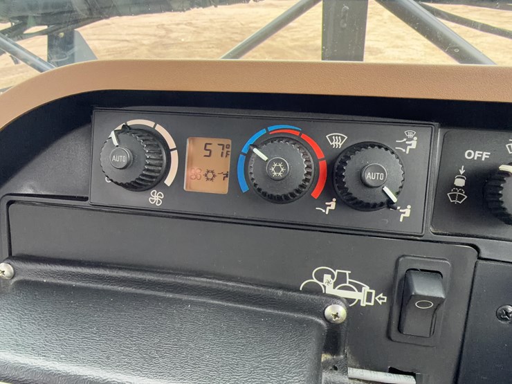 2013-john-deere-4940-image-59