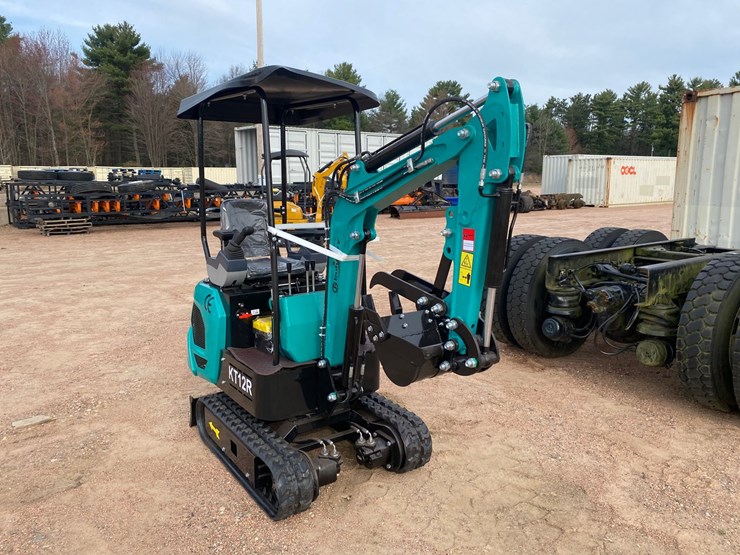 #5555-•-2026-cfg-kt12r-mini-excavator-image-3