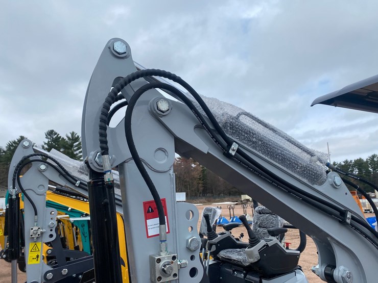 #5544-•-new-ats-me18-mini-excavator-image-9