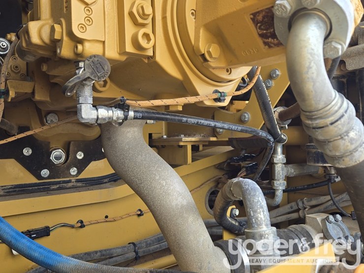 2021-caterpillar-336-image-74