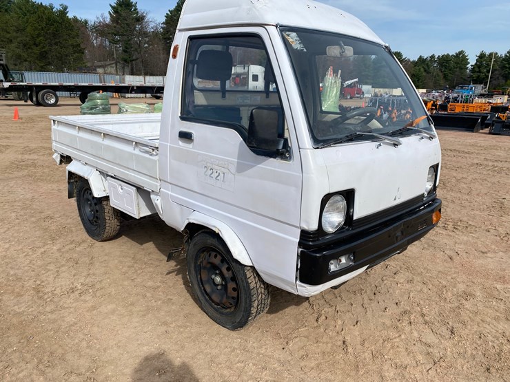#1561-•-mitsubishi-minicab-truck-(no-title)-image-3
