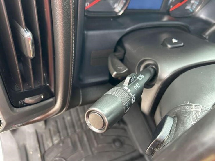 2018-chevrolet-silverado-1500-ltz-image-15