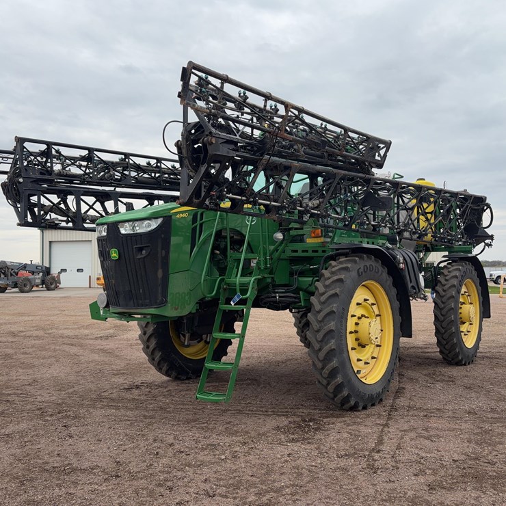 2013 JOHN DEERE 4940