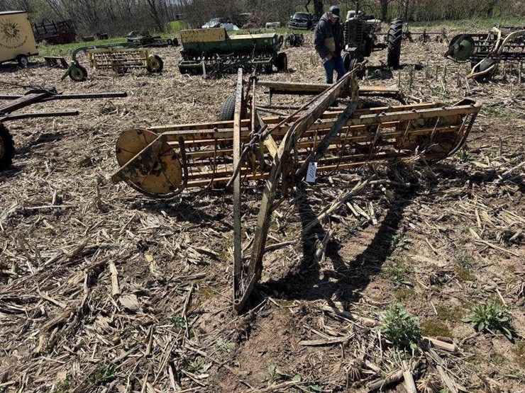minneapolis-moline-hay-rake-image-2