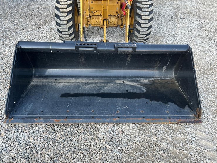 2017-caterpillar-903c2-image-9
