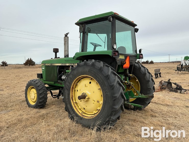 1982-john-deere-4240-image-7
