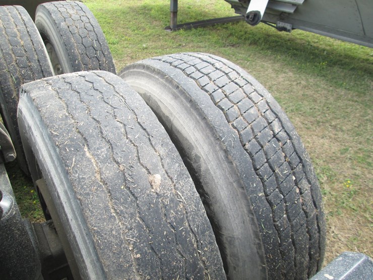 2016-freightliner-cascadia-113-image-14