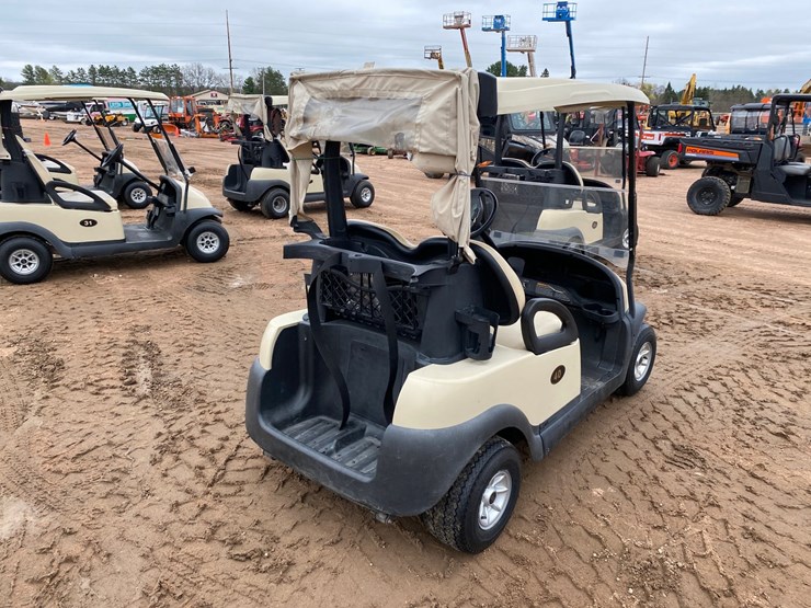 #1583-•-club-car-electric-golf-cart-with-charger-image-7