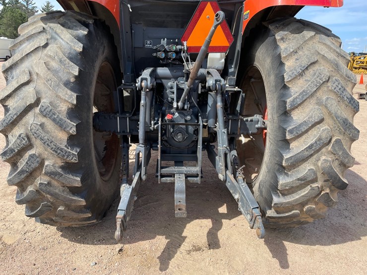 2014-kubota-m135gx-image-13