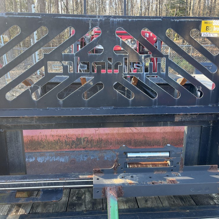 2018 Mahindra 4' SSL Pallet Forks