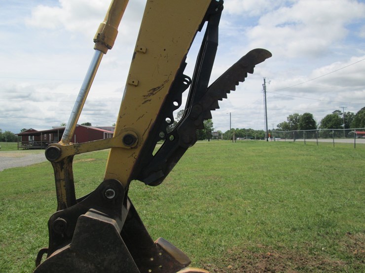 deere-200-lc-image-28