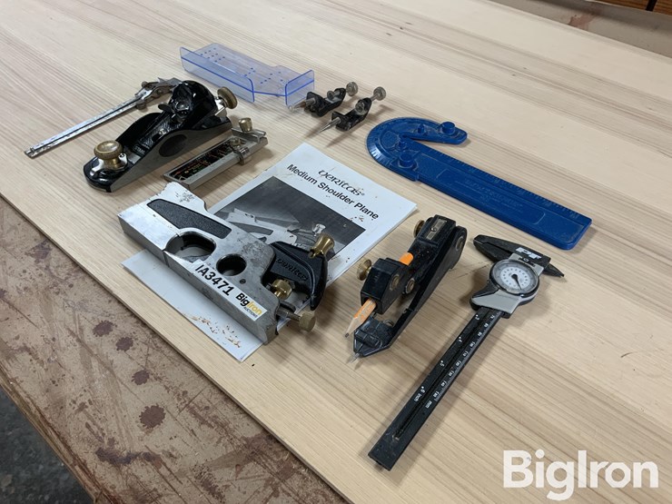 various-hand-tools-image-1
