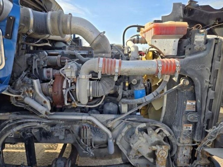 2011-kenworth-t800-image-48