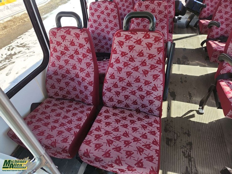 2005-ford-cutaway-s/a-16-passenger-wheelchair-accessible-van-image-15