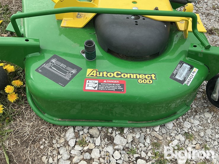 2017-john-deere-60d-image-10