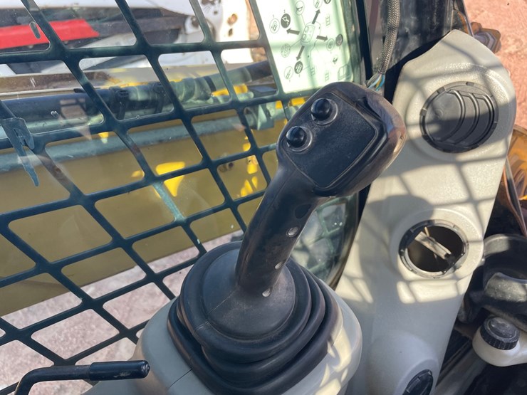 caterpillar-246c-image-33