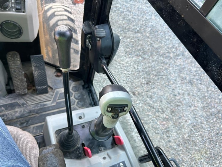 2017-caterpillar-903c2-image-24