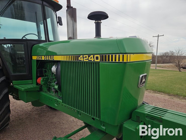 1982-john-deere-4240-image-13