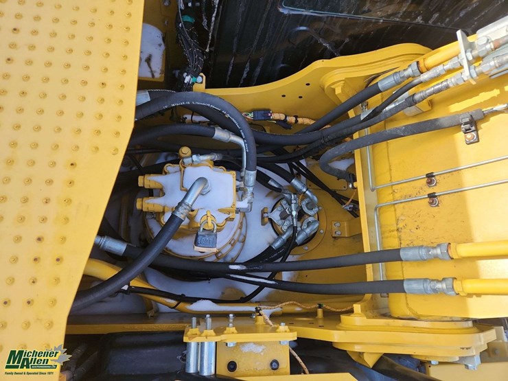 2019-caterpillar-320-image-27