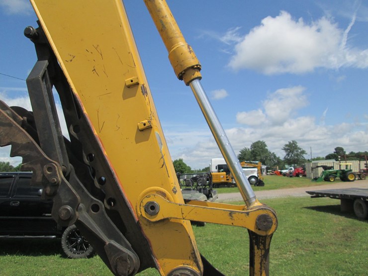 deere-200-lc-image-32