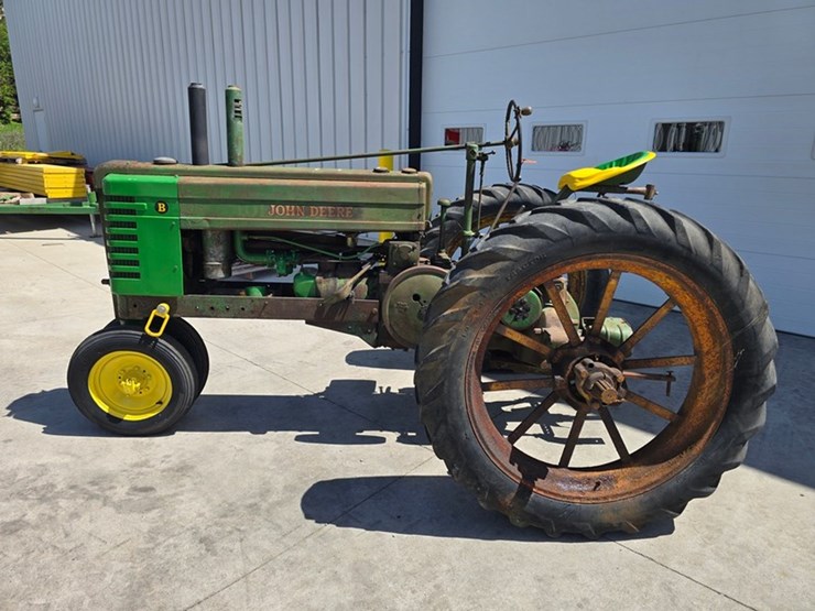 john-deere-model-b-image-2