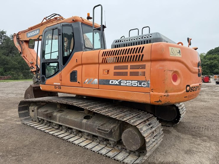 2014-doosan-dx225-lc-image-9