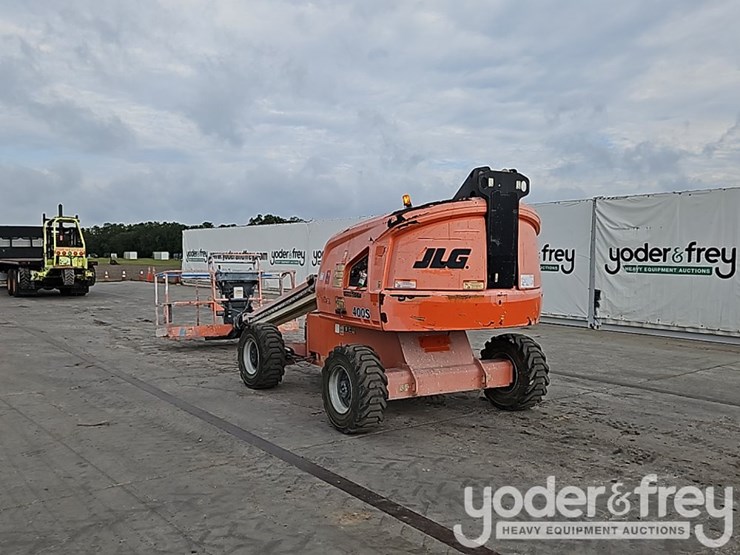 2016-jlg-400s-image-4