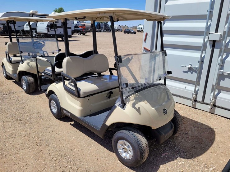 yamaha-4-seat/convertible-flatbed-golf-cart-image-2