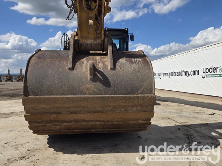 2021-caterpillar-336-image-30