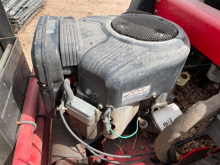 #1549-•-massey-ferguson-zero-turn-lawn-mower-image-10