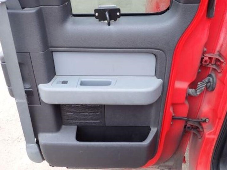 2013-ford-f150-xlt-image-39