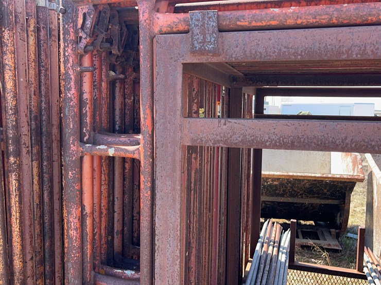 scaffolding-on-carring-cage.-image-6