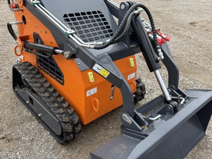 #71-•-mini-skid-steer-loader---lhr-me380x2---gas-image-2