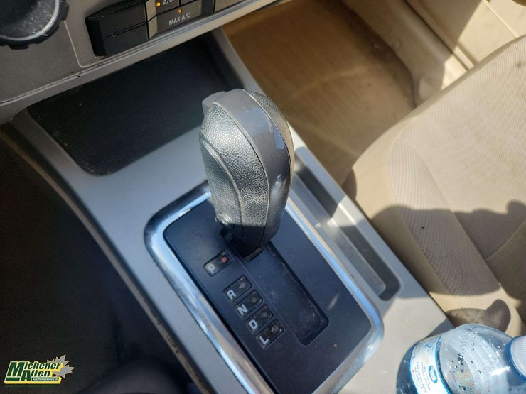 2010-ford-escape-xlt-image-10